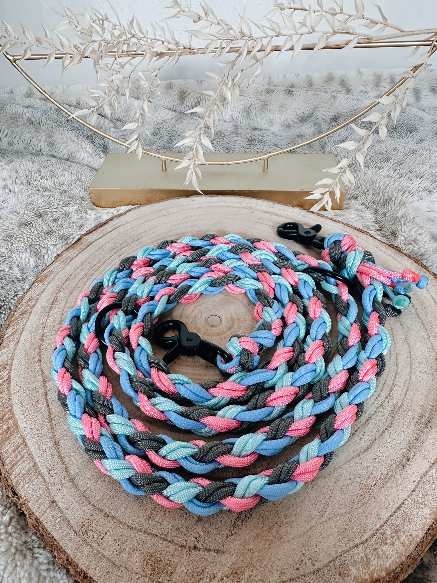 Bubble Gum Paracord Leine